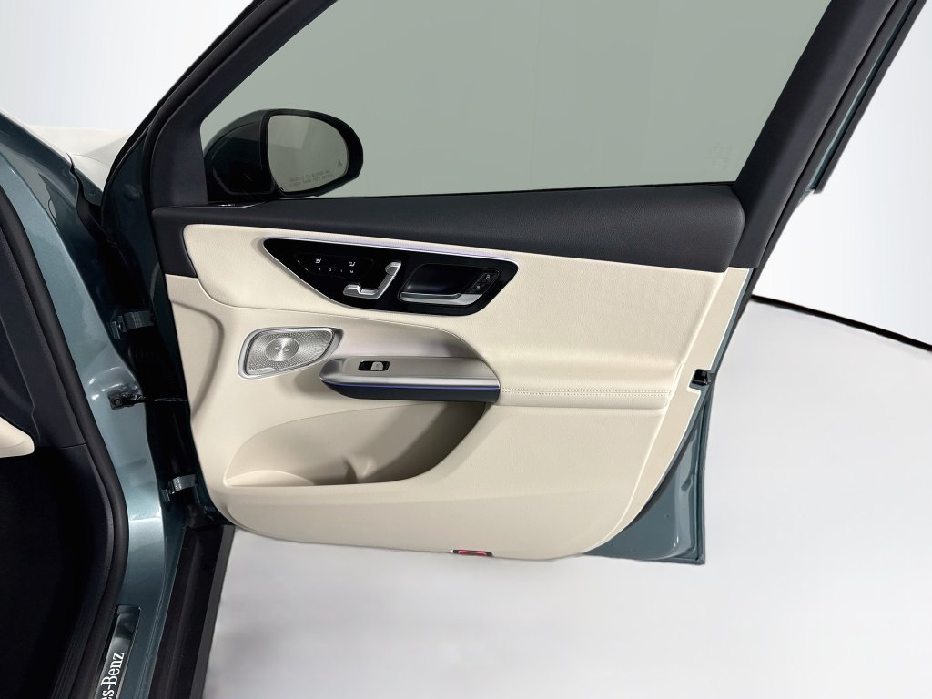 New 2027 Verde Silver Metallic Mercedes-Benz GLC 300 image 25