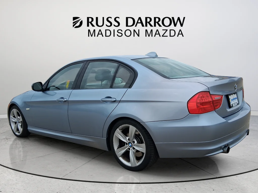 Used 2009 Blue BMW 335i image 3