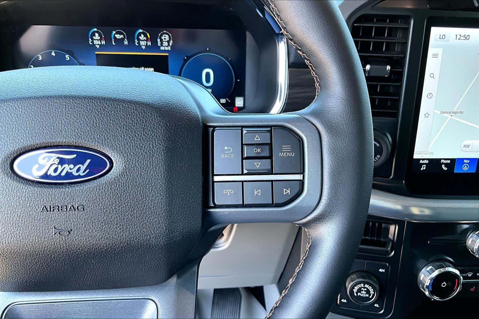 Used 2025 Agate Black Metallic Ford LARIAT image 27