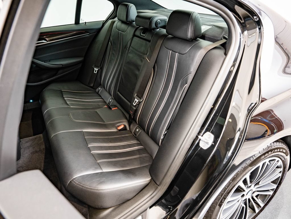 Used 2019 Black Sapphire Metallic BMW 540i image 44