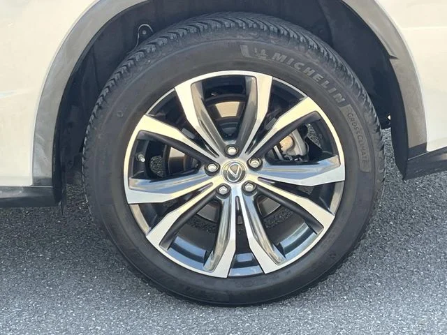 Used 2018 White Lexus 350L image 11