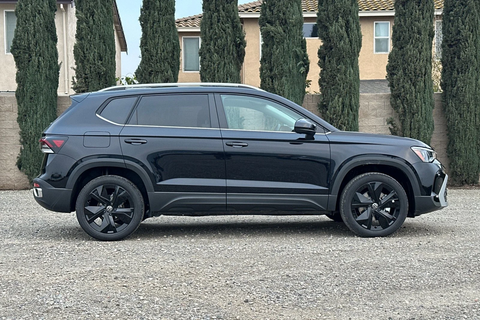 2026 Volkswagen Taos SE - Photo 3