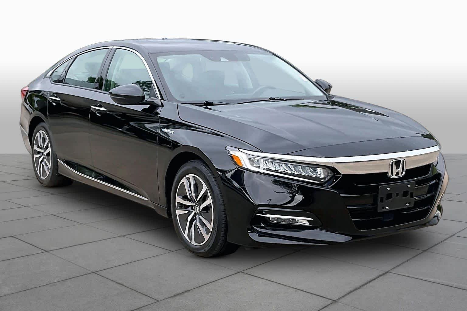 Used 2020 Crystal Black Pearl Honda Touring image 3