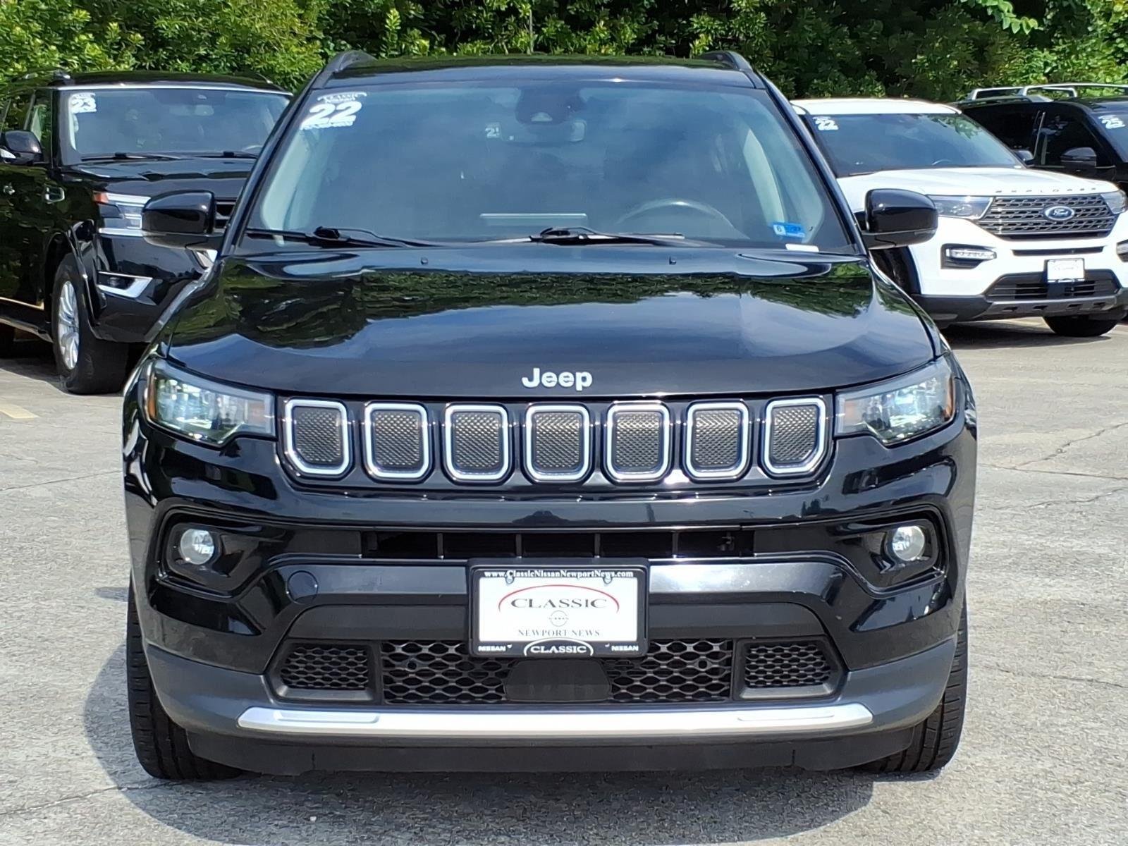 Used 2022 Diamond Black Crystal Pearlcoat Jeep Limited image 2