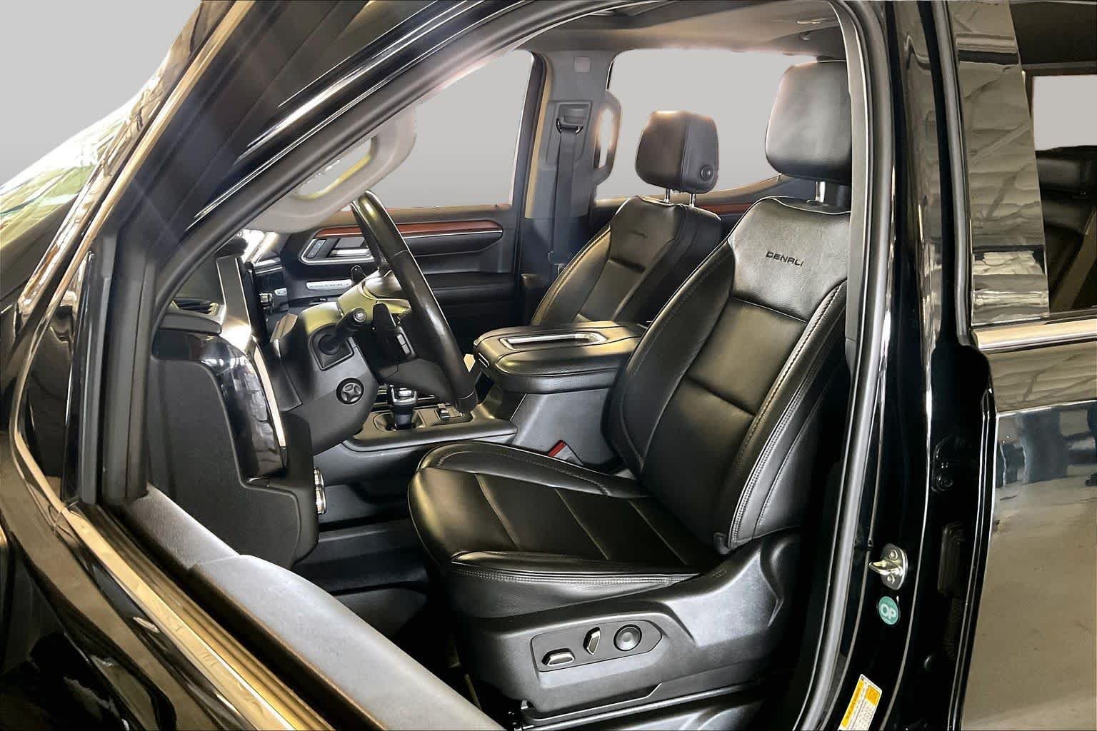 Used 2022 Onyx Black GMC Denali image 7