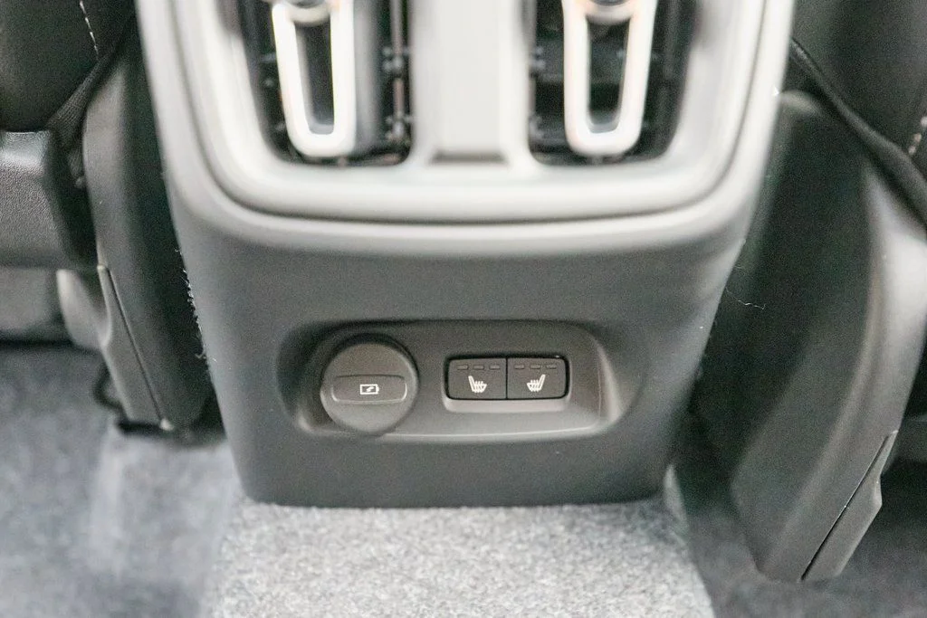 2026 Volvo XC40 Core - Photo 23