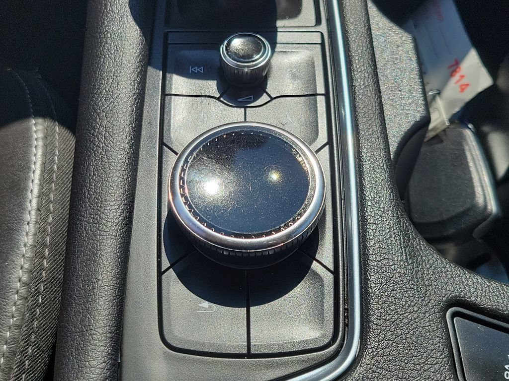 Used 2021 INFRARED TINTCOAT Cadillac AWD Premium Luxury image 33