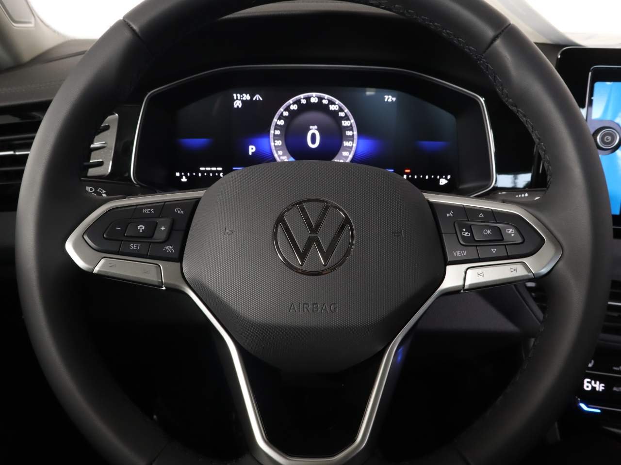 New 2027 Platinum Gray Metallic Volkswagen SE image 8