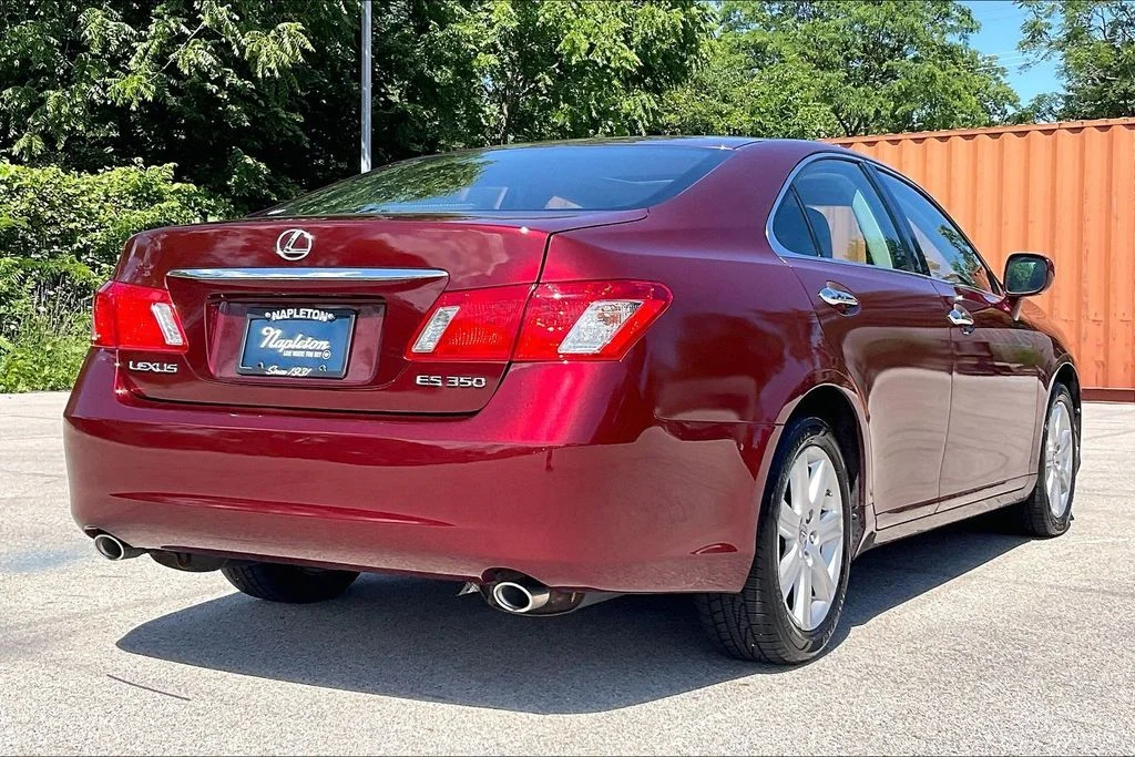 Used 2007 Red Lexus 350 image 13