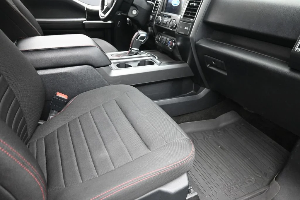 Used 2020 White Ford XLT image 9