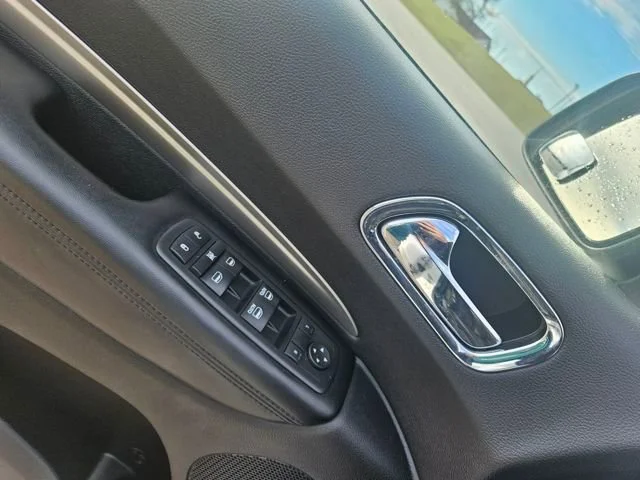Used 2017 White Dodge SXT image 11