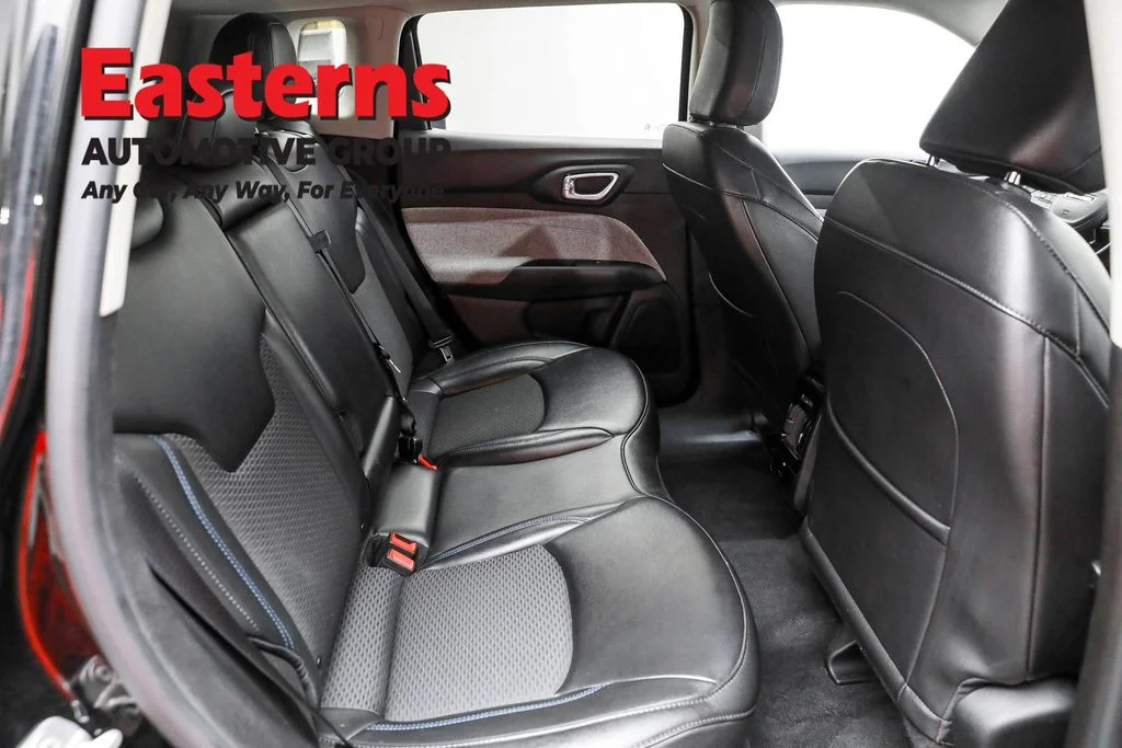 Used 2022 Black Jeep Latitude image 22