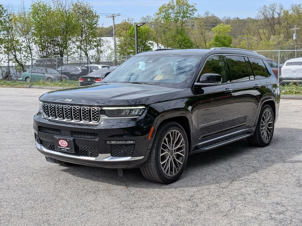 Used 2022 Black Jeep Summit image 12