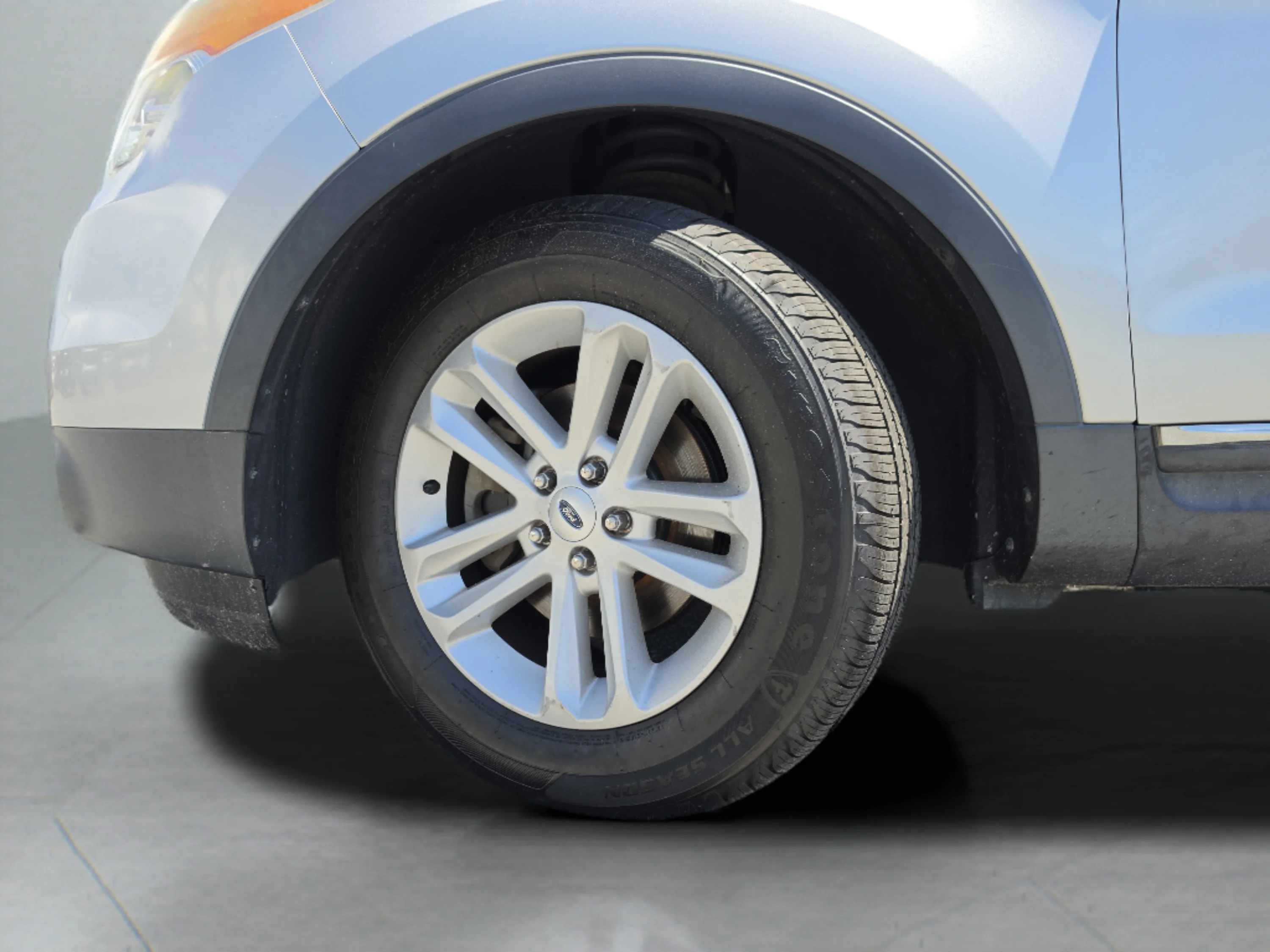 Used 2013 Ingot Silver Ford XLT image 38