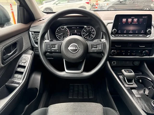 Used 2022 Super Black Nissan S image 17