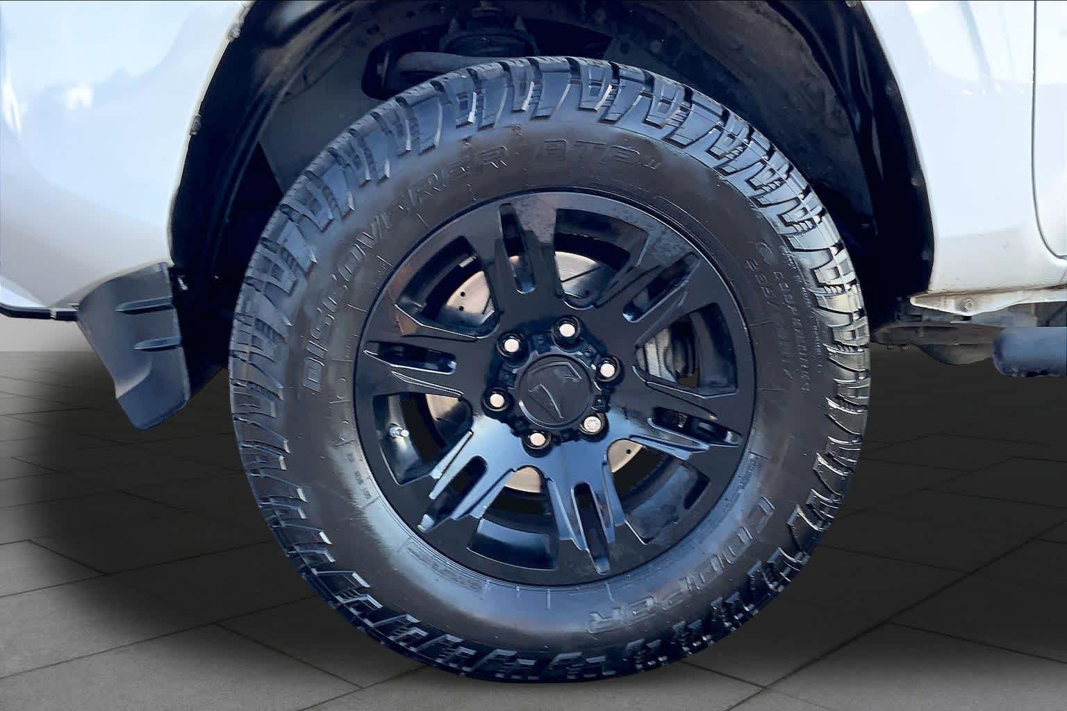 Used 2019 Super White Toyota SR image 11