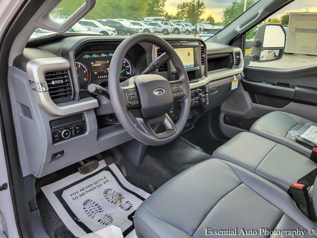 2025 Ford F-550 Super Duty Chassis Cab XL - Photo 13