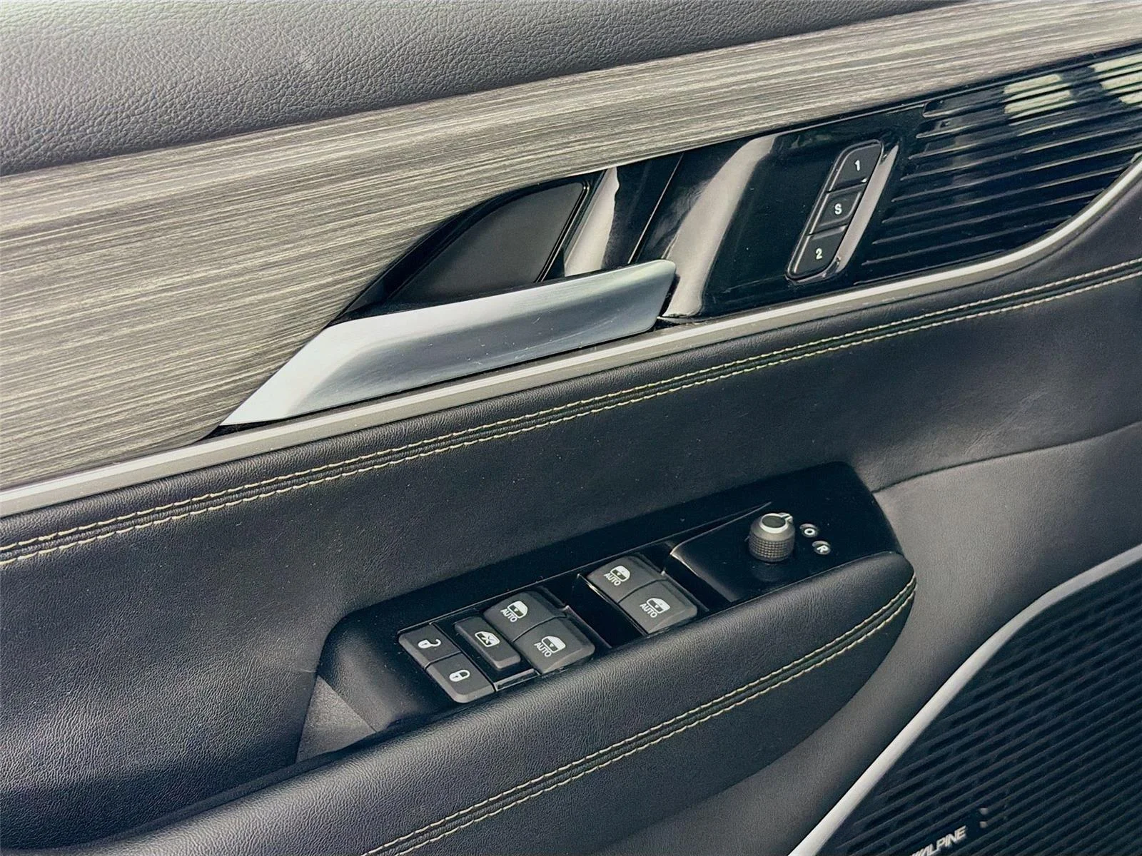 2024 Jeep Wagoneer Series III - Photo 18