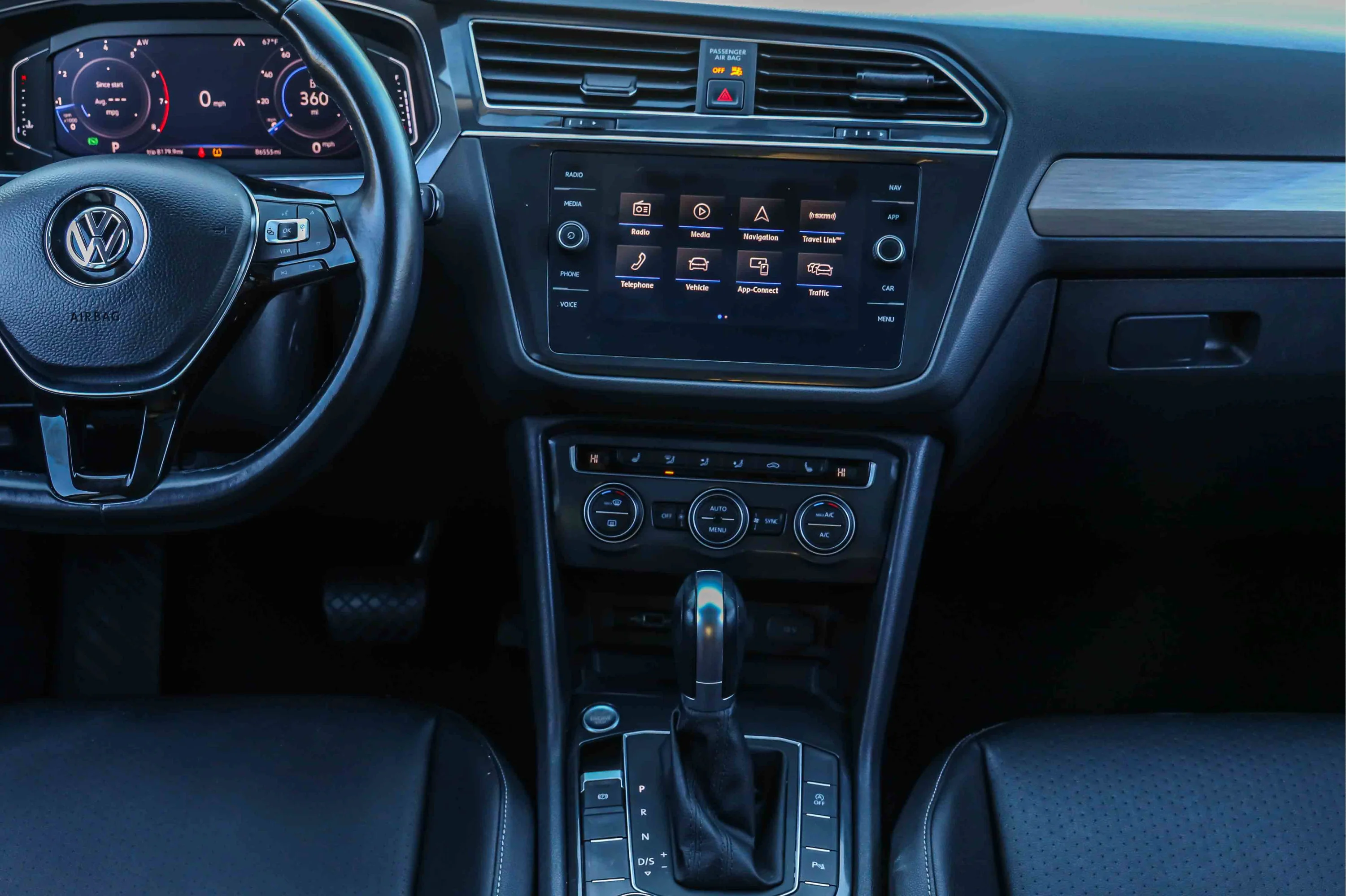 Used 2019  Volkswagen  image 10