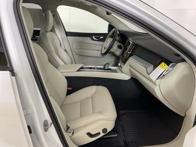Certified Used 2025 Crystal White Volvo Plus image 21