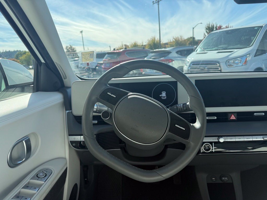Used 2023 Atlas White Hyundai SEL image 18