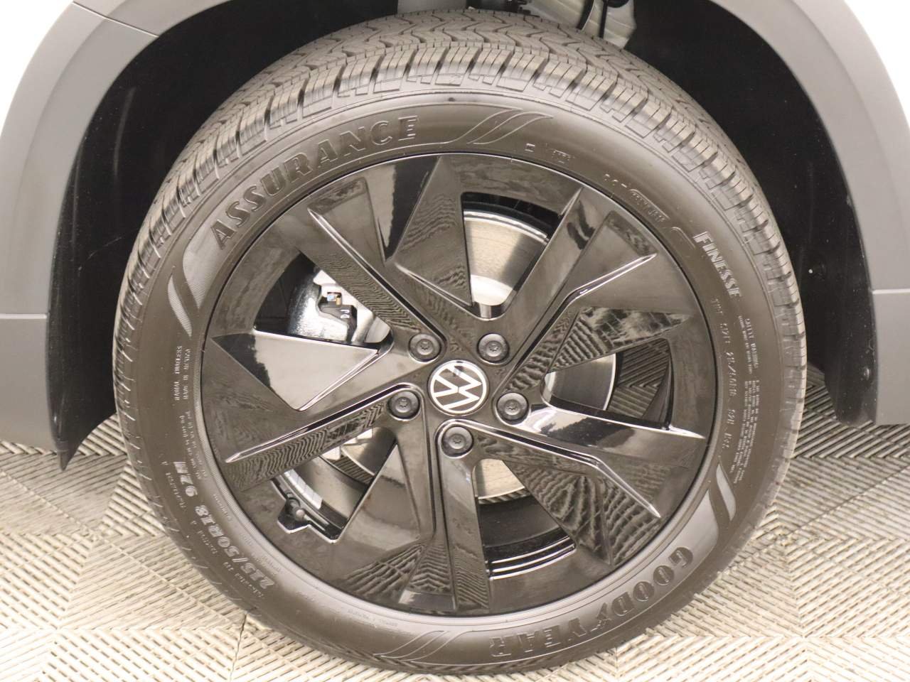 New 2026 Pure White w Volkswagen SE Black image 6