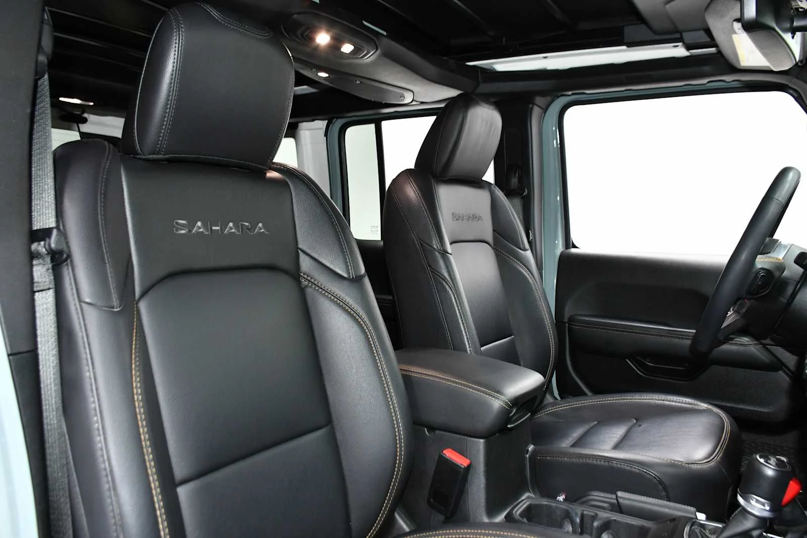 Used 2024 Earl Clearcoat Jeep Sahara image 22