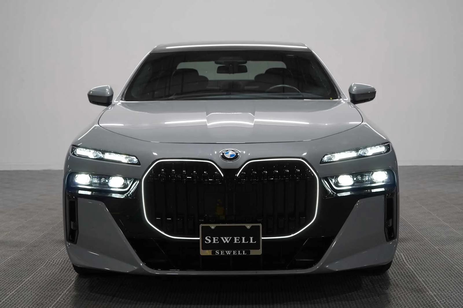 Certified Used 2025 Brooklyn Grey Metallic BMW 740i image 2