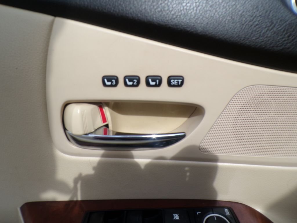 Used 2015 Gray Pearl Lexus 350 image 11