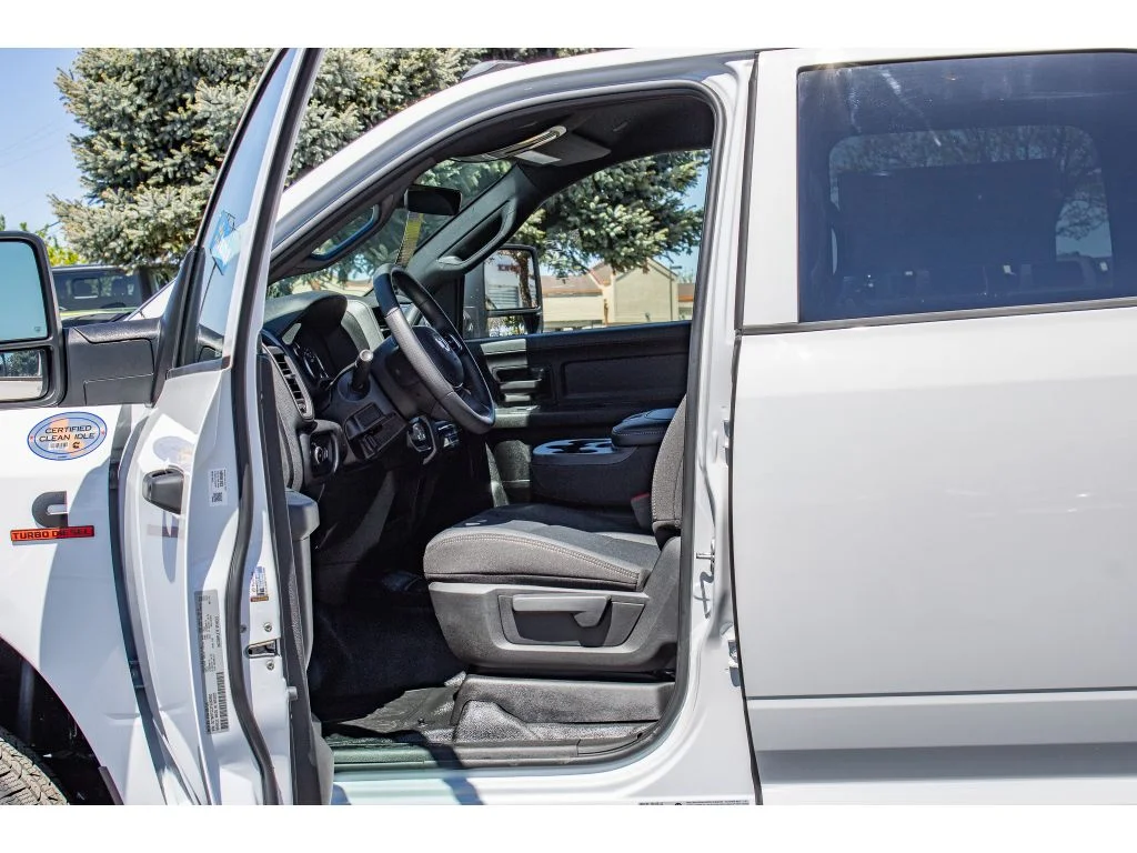 New 2026 Bright White Clearcoat Ram Tradesman image 24