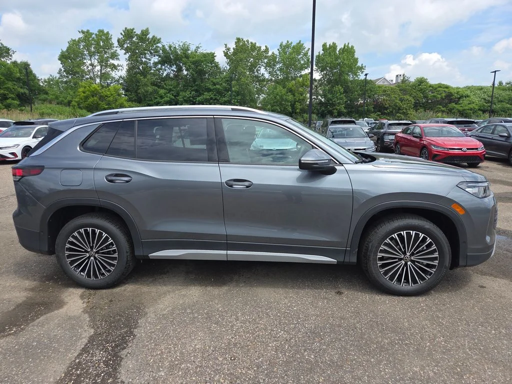 New 2026 Platinum Gray Metallic Volkswagen 2.0T S image 10