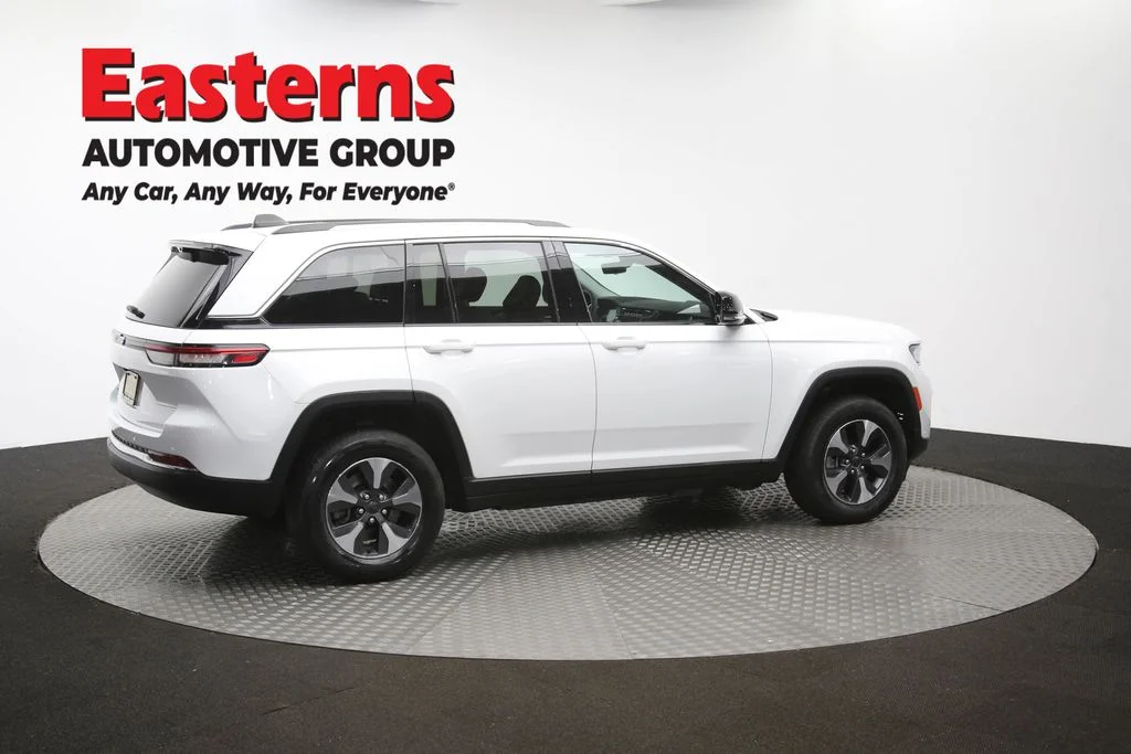 Used 2022 White Jeep 4xe image 47