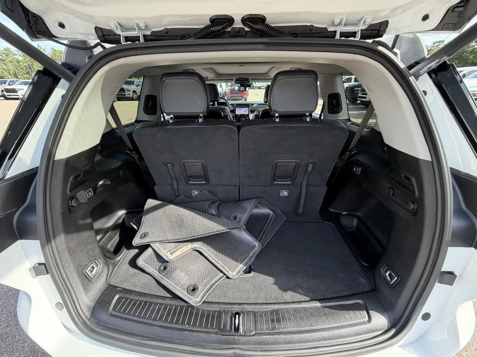 Used 2023 Bright White Clearcoat Jeep Limited image 19