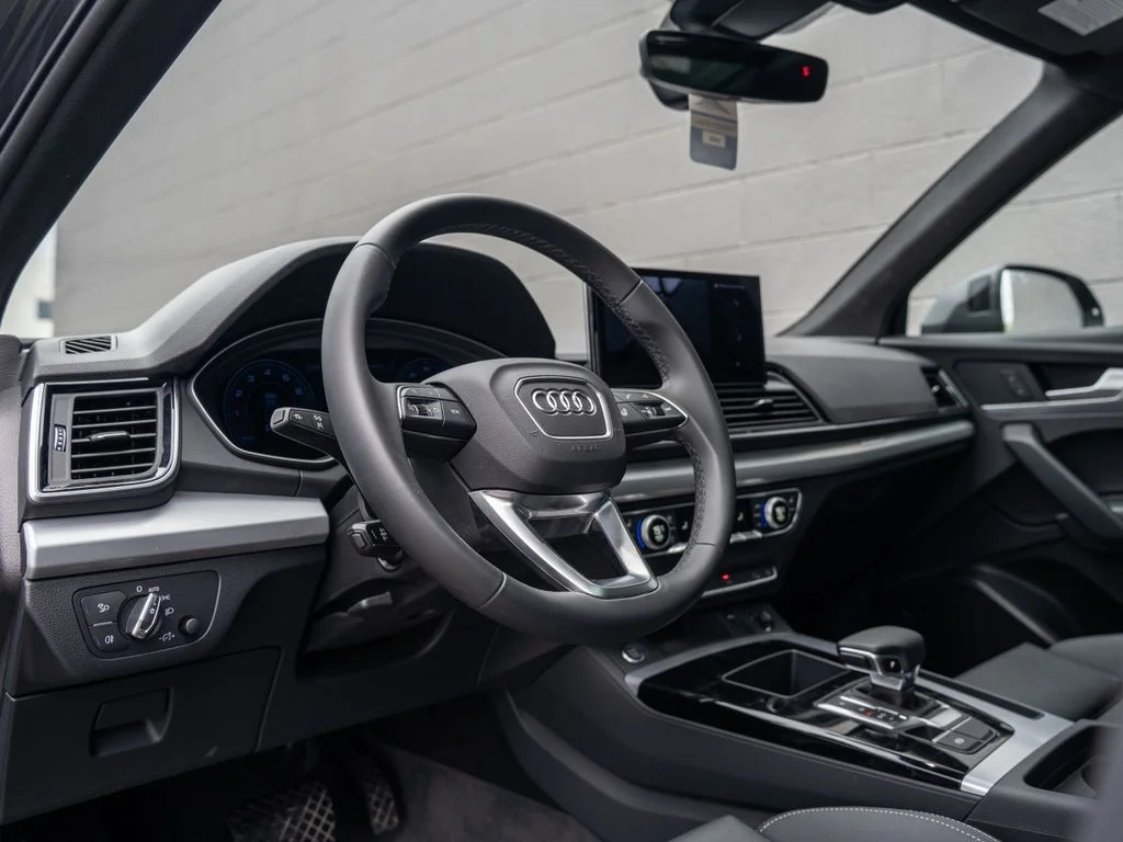 Used 2024 Gray Audi  image 4