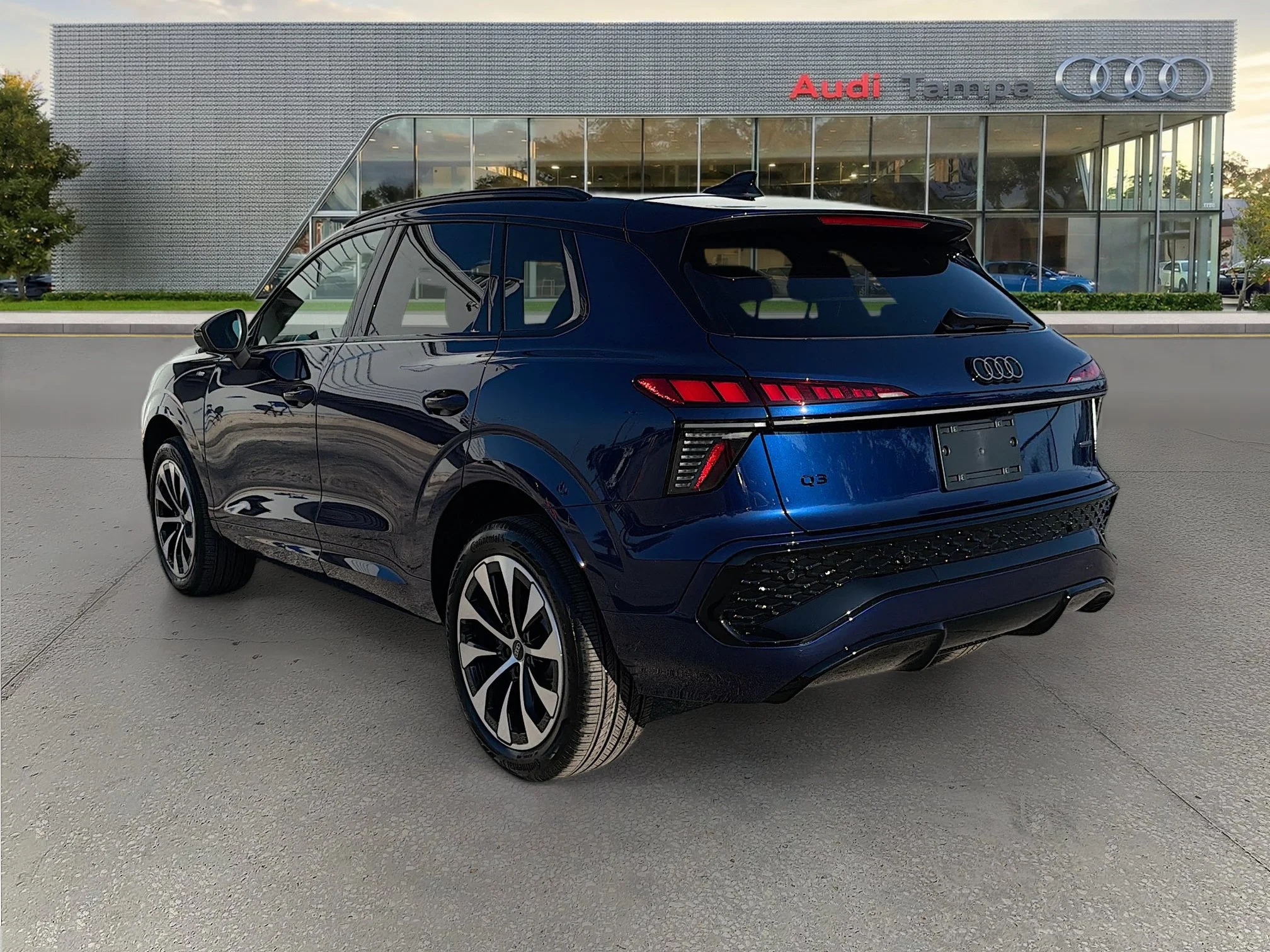 New 2026 Navarra Blue Metallic Audi S line image 5