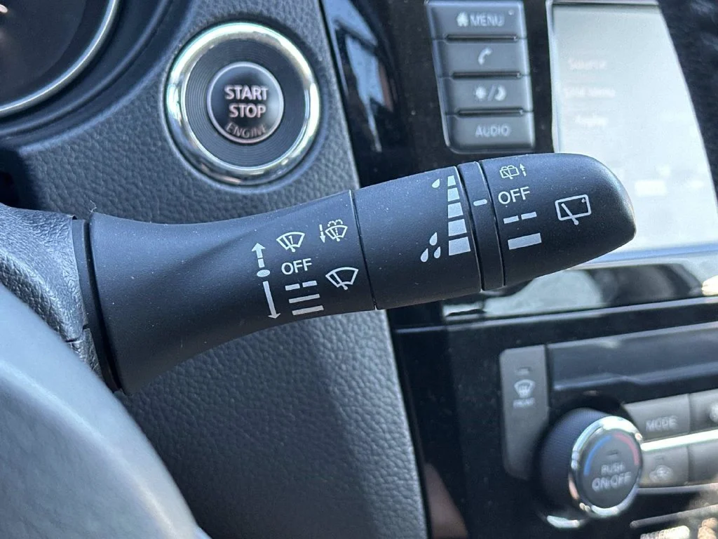 Used 2019 Silver Nissan SV image 31