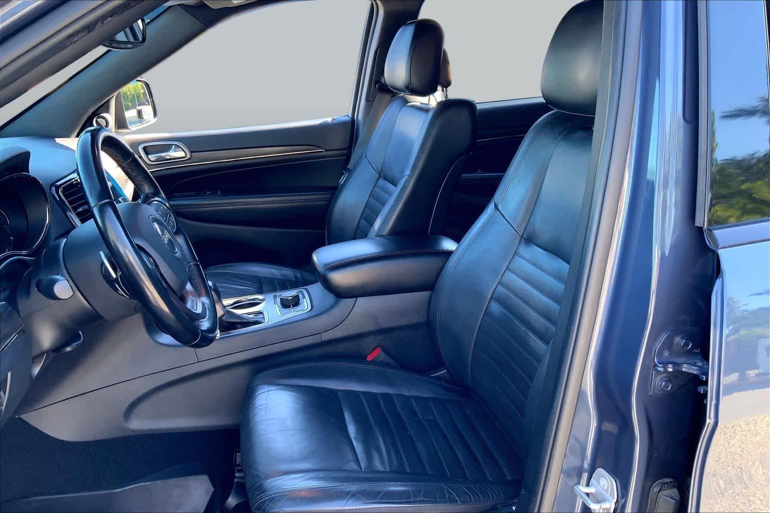 Used 2020 Slate Blue Pearlcoat Jeep Limited X image 8