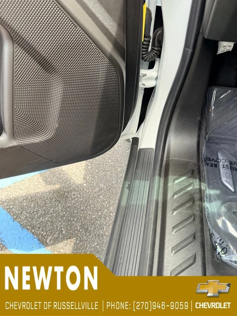 Used 2024 Summit White GMC Elevation image 11