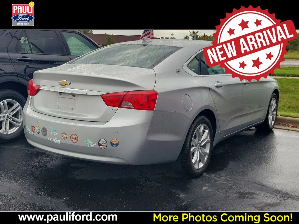 Used 2019 Silver Ice Metallic Chevrolet LT image 4