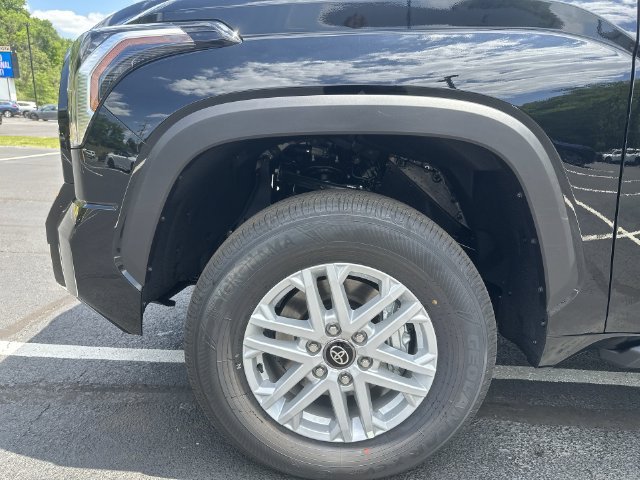2026 Toyota Tundra SR5 - Photo 27