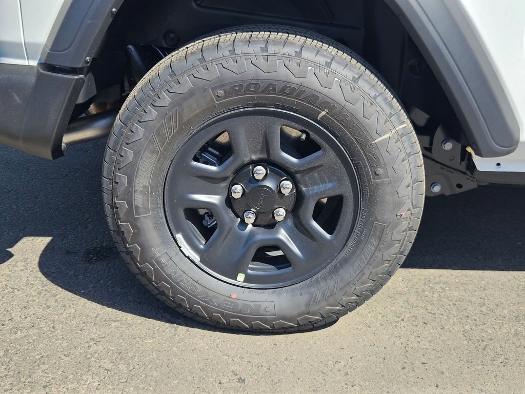 New 2026 Bright White Clear-Coat Exterior Paint Jeep Sport image 9