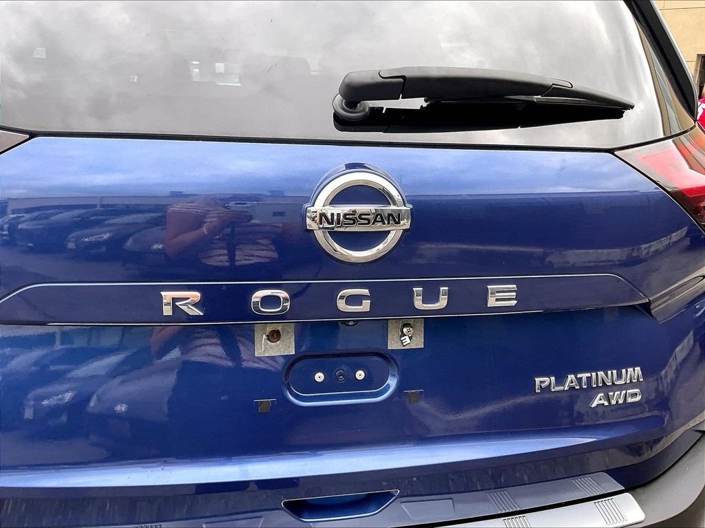 Used 2021 Blue Nissan Platinum image 29