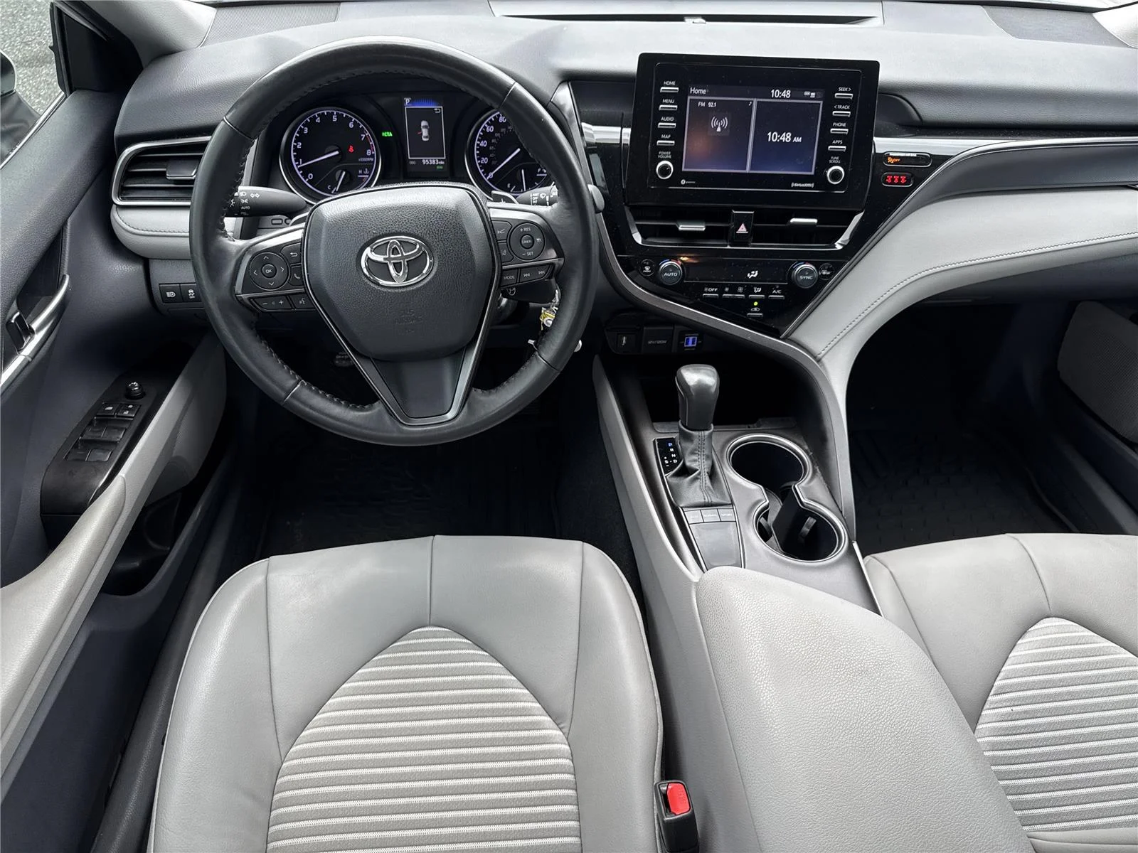 Used 2024 Ice Cap Toyota SE image 14