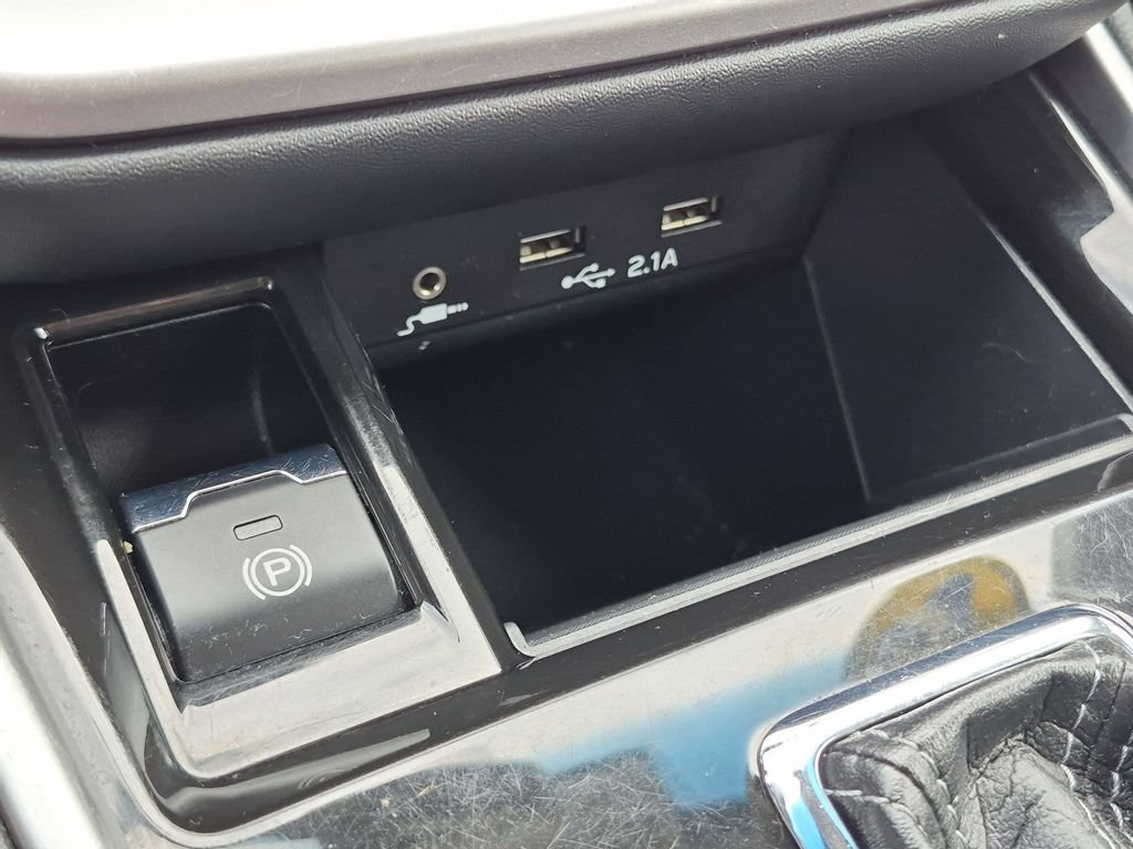 Used 2020 White Subaru Premium image 18