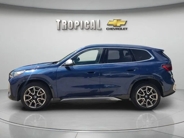 Used 2023 Blue BMW xDrive28i image 2