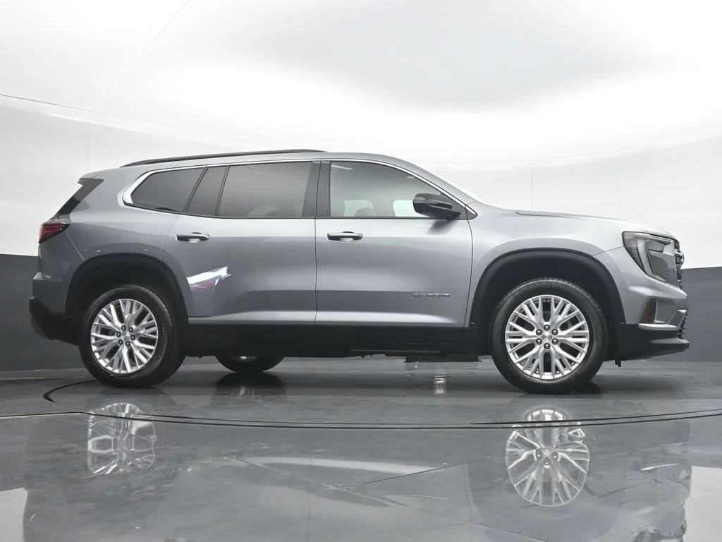 Used 2026 Silver GMC Elevation image 32
