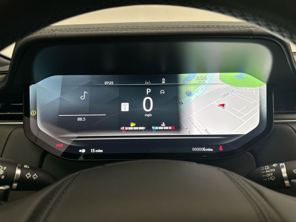 New 2026 Charente Grey Prem Met Land Rover SE image 15