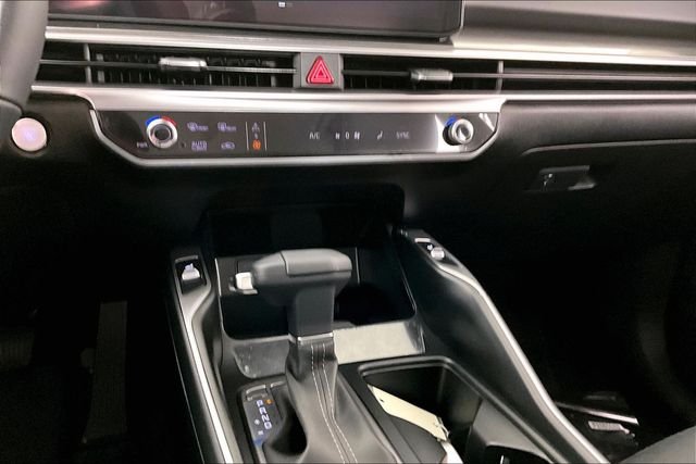 Used 2026 White Kia S image 7