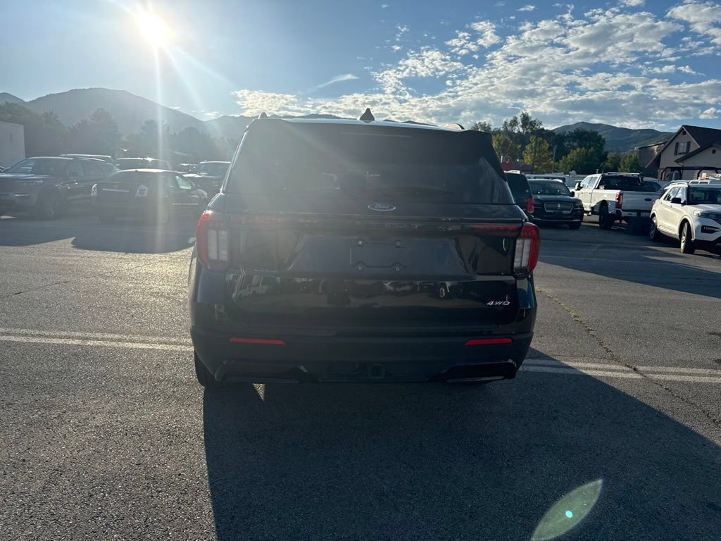 Used 2025 Black Metallic Ford ST-Line image 6