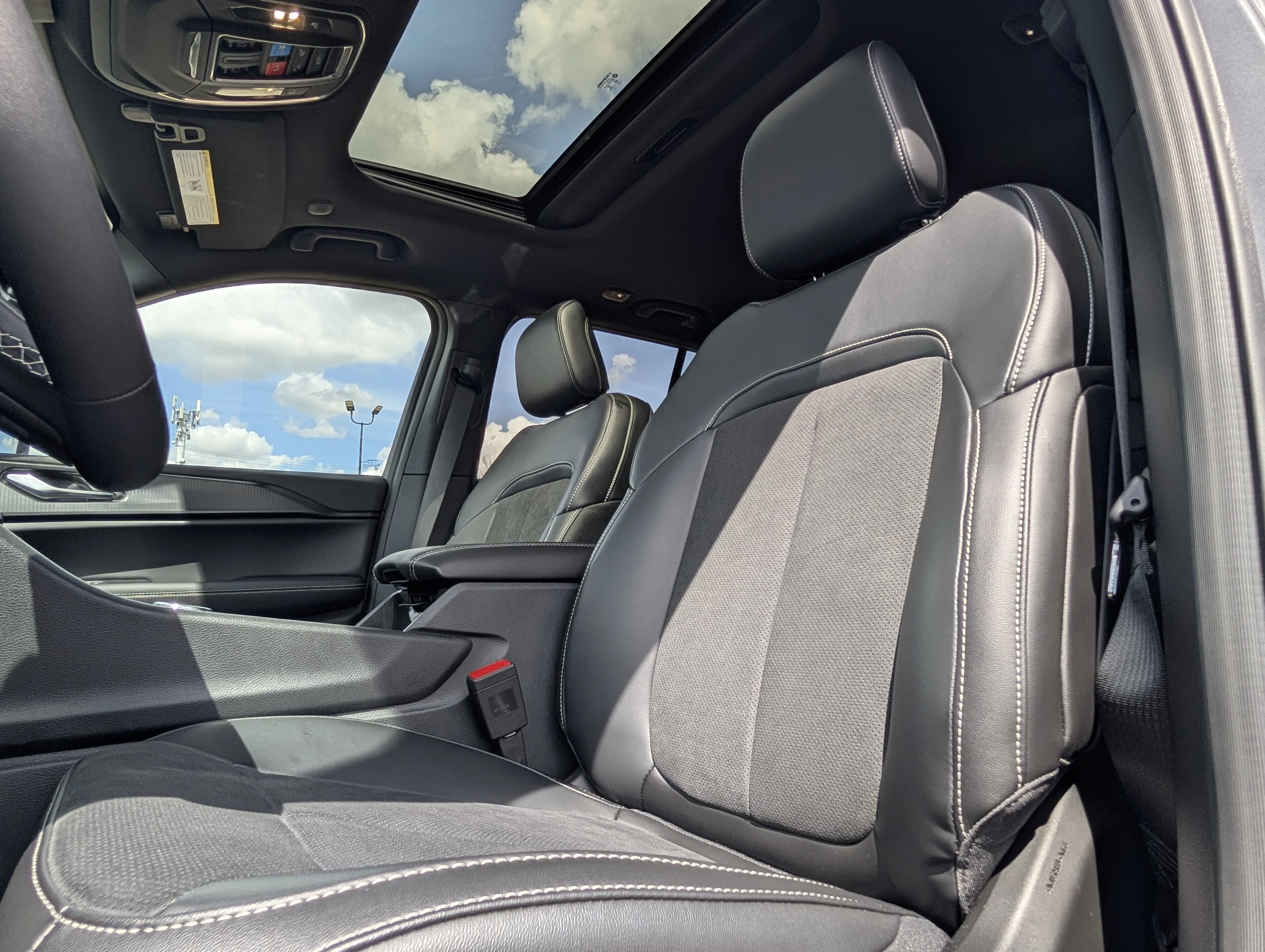 New 2025 Baltic Grey Metallic Jeep Altitude image 19